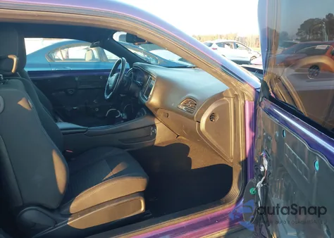 2019 Dodge Challenger Sxt z USA, uszkodzony, nr VIN 2C3CDZAG5KH617611